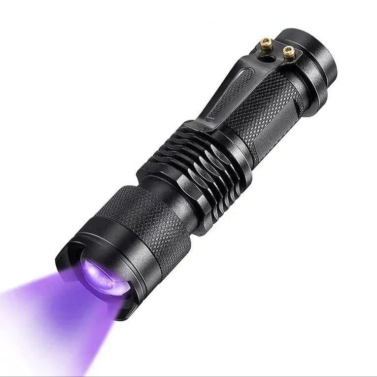 Lanterna UV Portátil LED – 395-400nm, Compacta, Corpo em Alumínio, Pilha AA Lanterna UV Portátil LED – 395-400nm, Compacta, Corpo em Alumínio, Pilha AA